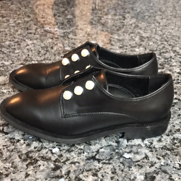 Design Lab Lord & Taylor Ronya pearl embellished Oxford shoes - Picture 3 of 9